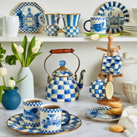 Modrý smaltovaný hrnek ROYAL CHECK Mackenzie-Childs