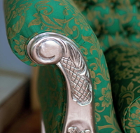 Barokní stříbrné sofa Secret Garden